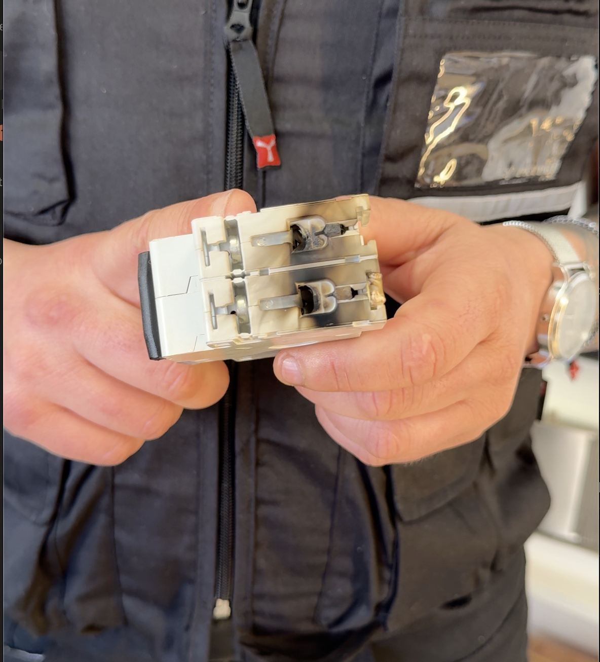 Interruttore magnetotermico bruciato sostituito da u.emme: principio di incendio evitato